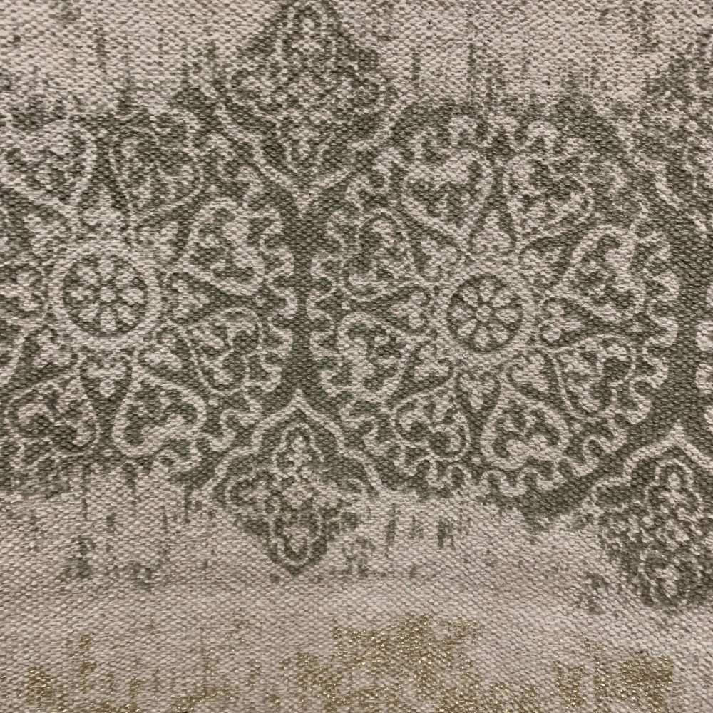NWOT Nicole Miller table runner